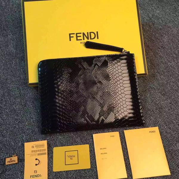 フェンディスーパーコピー FENDI *プレゼントにも*PORTACHIAVI CRAYONS*クラッチ